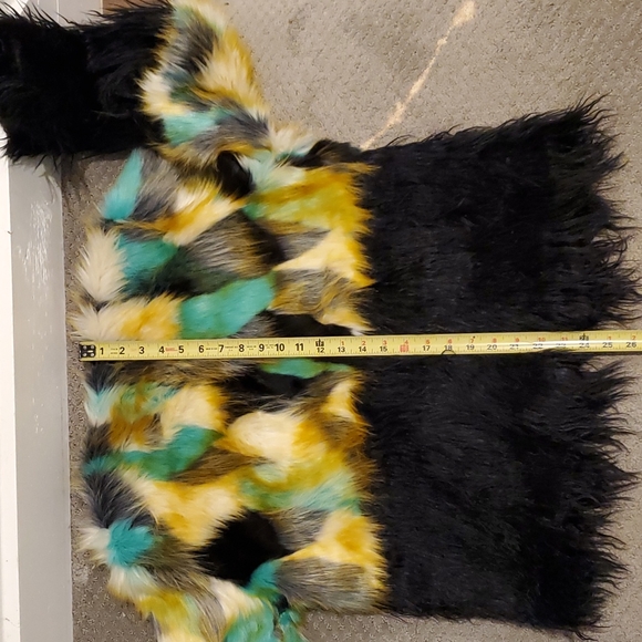 NEW Vintage style, faux fur, groovy jacket tags attached - Picture 12 of 14